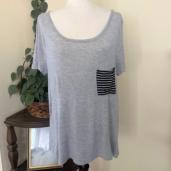 Fantastic Fawn Gray Scoop Neck Black Striped Pocket Tee sz S - Picture 1 of 9